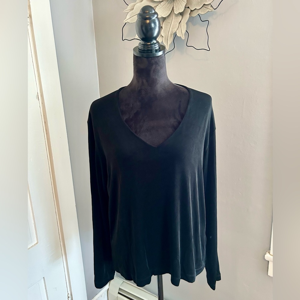 Travelers by Chico’s V-Neck Long Sleeve Black Top. Sz 3